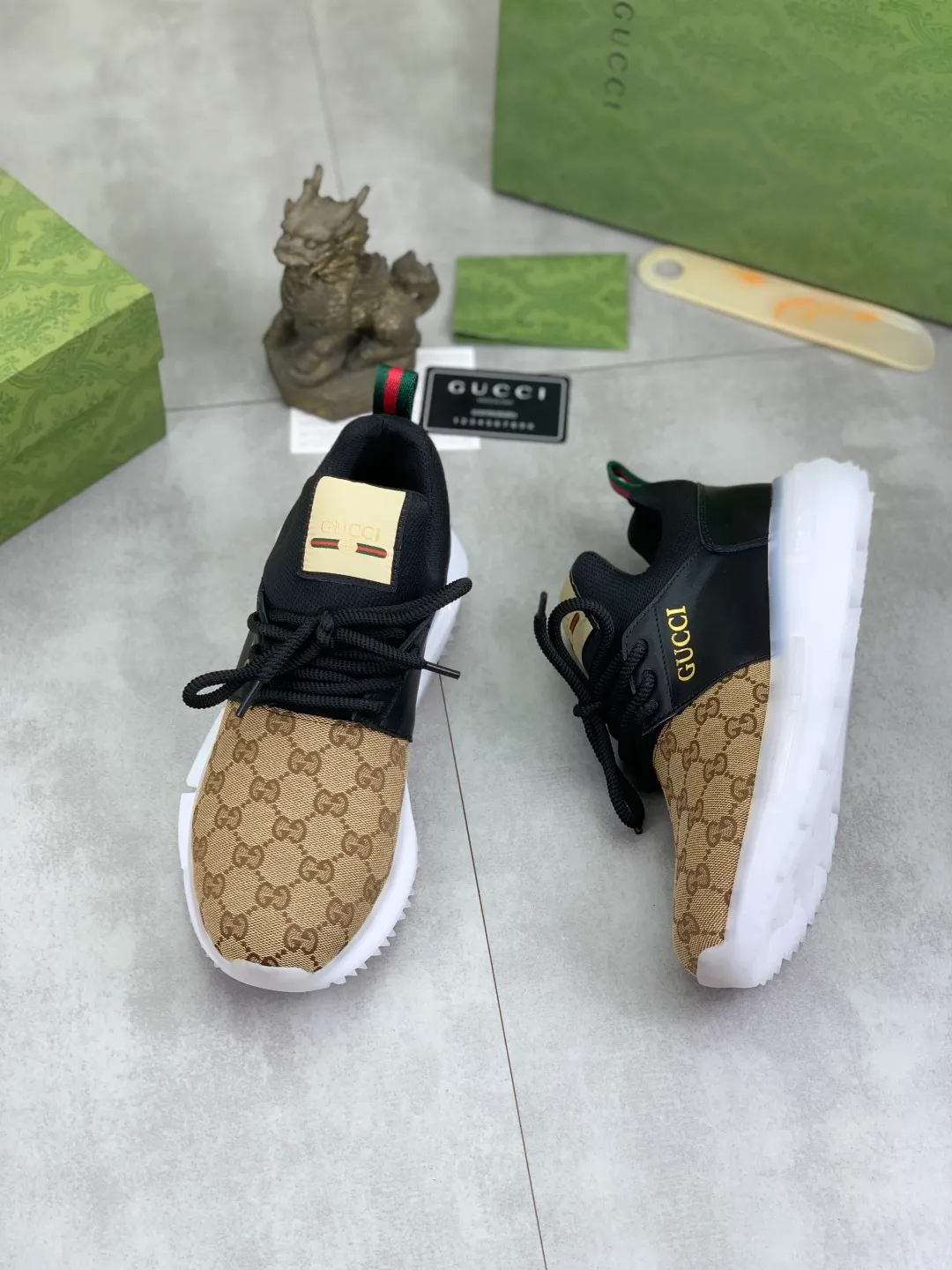Men's shoes 💰P460💰[New style]🆘 Gucci [GUCCI] classic fashion high-top men's shoes, synchronized with counters, exquisite workmanship, exquisite color matching, the upper is made of original soft double G calfskin Gucci webbing ➕ first-layer pigskin lining ➕ pigskin feet The lasts made according to the original version are quite attractive both on the foot and in the placement. There is no need to explain the good style, the workmanship is superior, quality determines everything, absolutely versatile, code number: 38-44, 2️⃣colors🉑️ to choose from